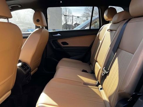 Certified 2023 Volkswagen Tiguan SE w/ Panoramic Sunroof Package image 13