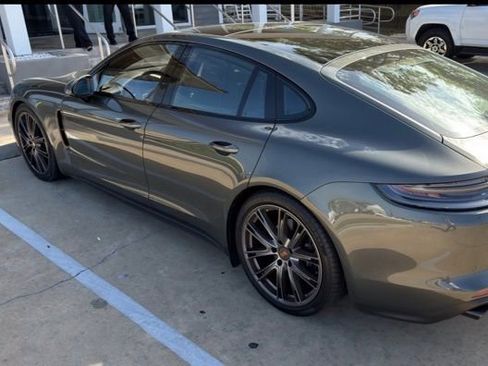 Used 2023 Porsche Panamera 4 Platinum Edition image 12