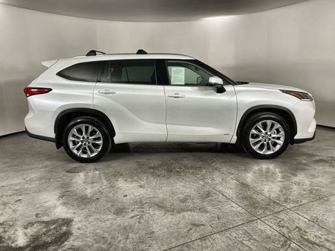 Used 2022 Toyota Highlander Limited image 9