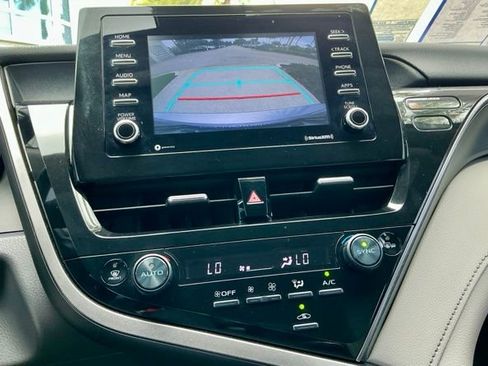 Used 2022 Toyota Camry SE FWD image 25