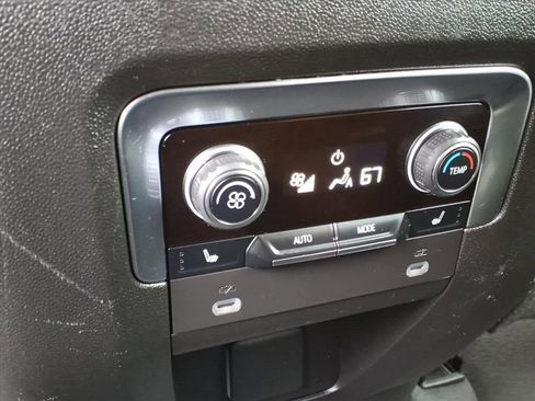 Used 2024 Chevrolet Tahoe Premier AWD/4WD image 18