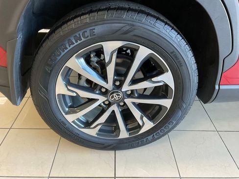 Used 2024 Toyota Corolla Cross XLE image 8