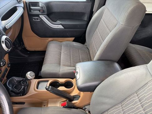 Used 2012 Jeep Wrangler Sahara w/ Connectivity Group image 36