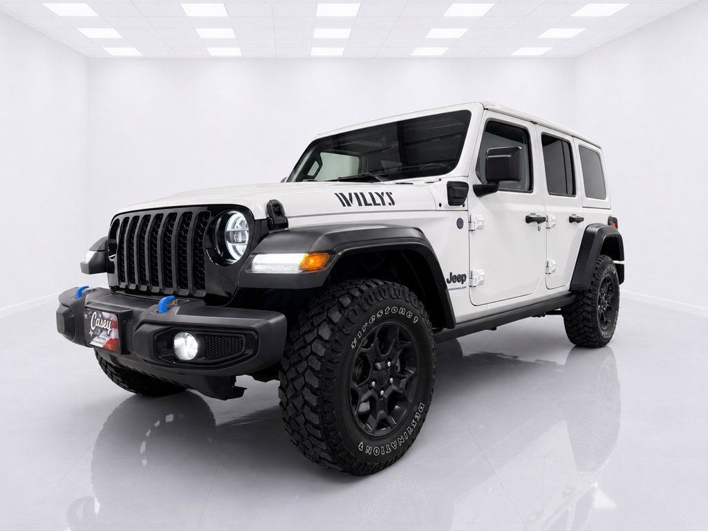 Used 2023 Jeep Wrangler Unlimited w/ Sun & Screen Package AWD/4WD image 9
