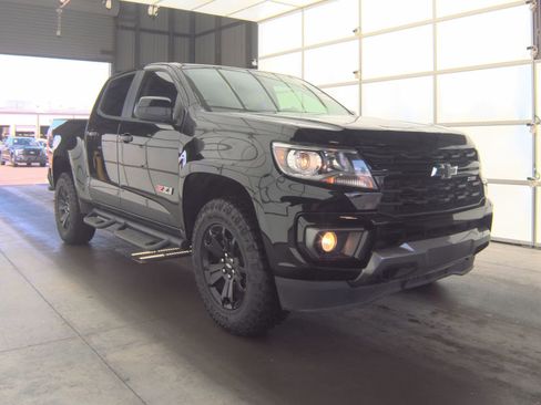 Used 2022 Chevrolet Colorado Z71 w/ Z71 Midnight Edition image 5
