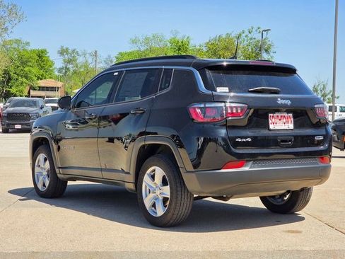 Certified 2022 Jeep Compass Latitude w/ Sun and Sound Group AWD/4WD image 6