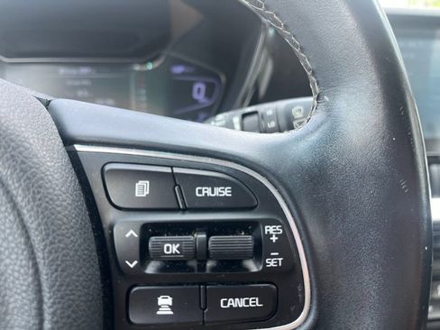 Used 2020 Kia Niro EX FWD image 15