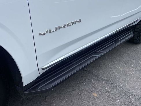 Used 2024 GMC Yukon SLT image 9