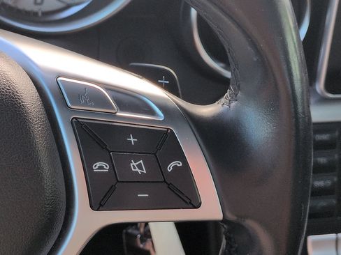 Used 2014 Mercedes-Benz SLK 250 image 22
