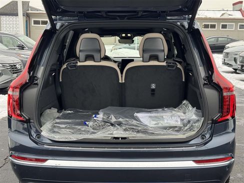 New 2026 Volvo XC90 B6 Plus w/ Protection Package Premier image 14