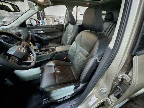 New 2026 Nissan Rogue Platinum w/ Platinum Premium Package image 17