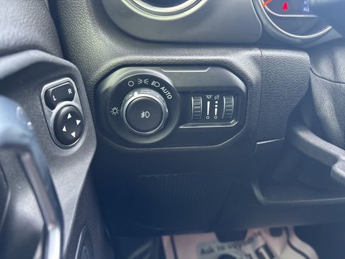 Used 2020 Jeep Wrangler Unlimited Sahara w/ Dual Top Group image 18