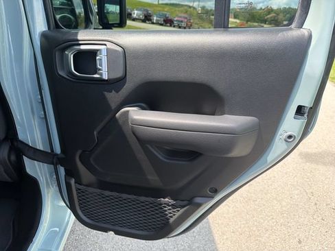 Used 2024 Jeep Wrangler Unlimited Sport AWD/4WD image 30
