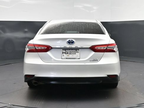Used 2020 Toyota Camry XLE FWD image 6