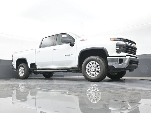 Used 2024 Chevrolet Silverado 2500 LT AWD/4WD image 53