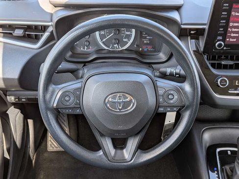 Used 2022 Toyota Corolla LE FWD image 21