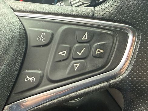 Used 2021 Chevrolet Equinox LS w/ LPO, Blackout Package AWD/4WD image 26