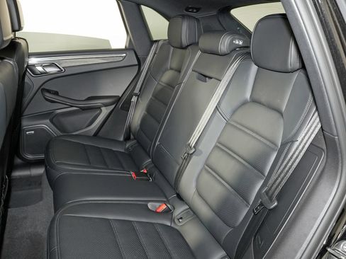 New 2026 Porsche Macan GTS AWD/4WD image 34