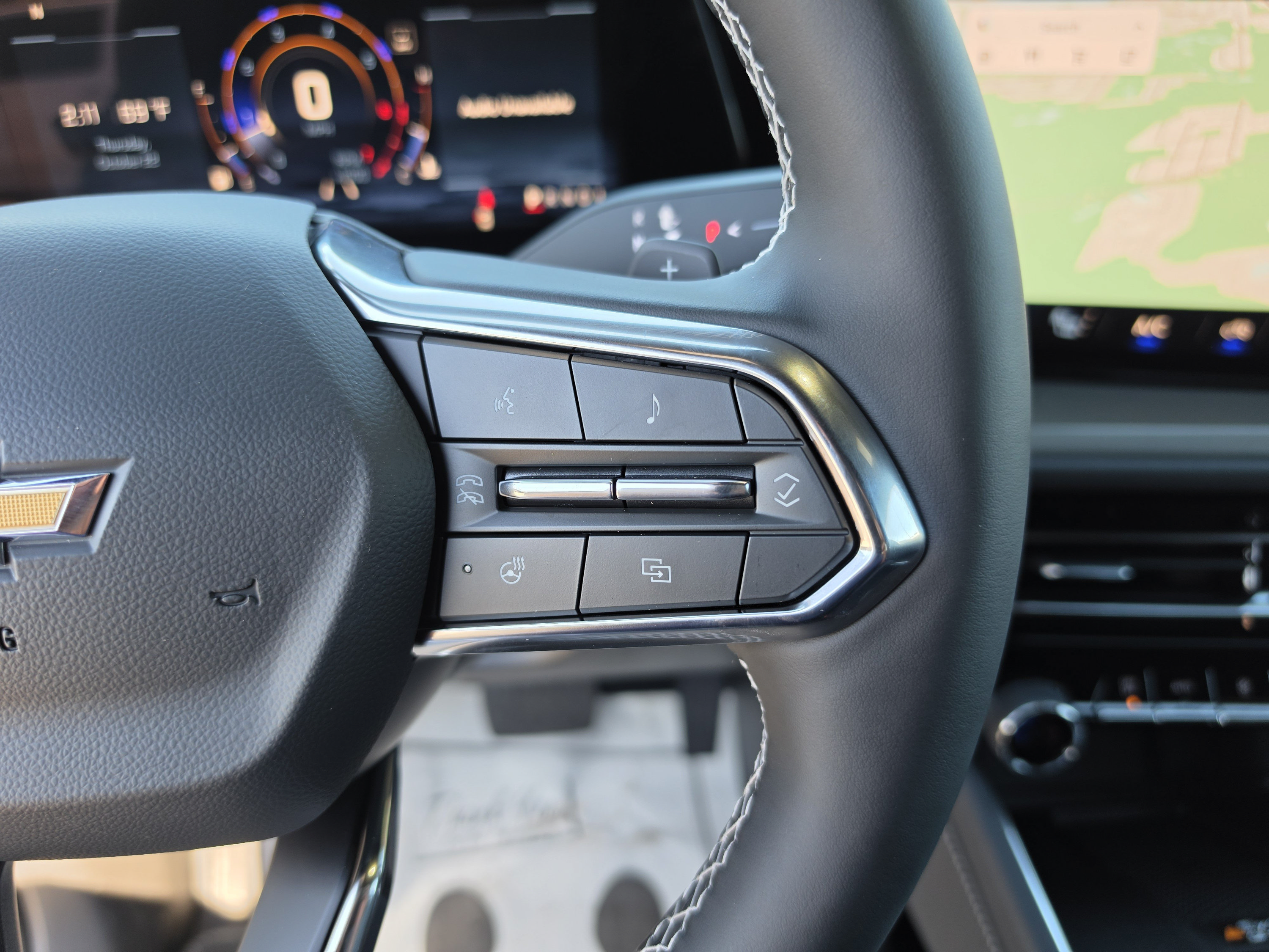 New 2027 Chevrolet Traverse LT w/ Driver Confidence Package FWD image 35