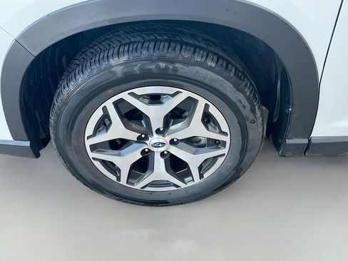 Used 2024 Subaru Forester Premium image 32