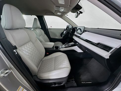 Used 2024 Mitsubishi Outlander SEL image 31