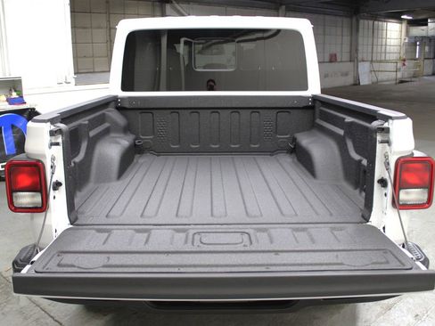 New 2026 Jeep Gladiator Sport image 29