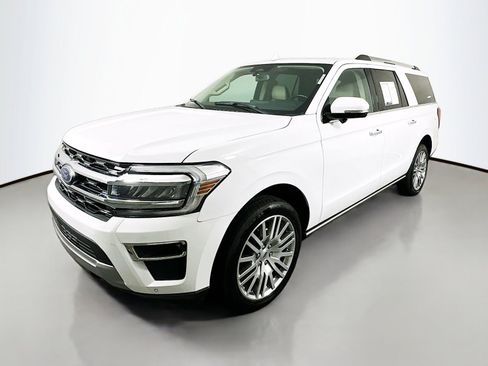Used 2023 Ford Expedition Max Limited AWD/4WD image 3