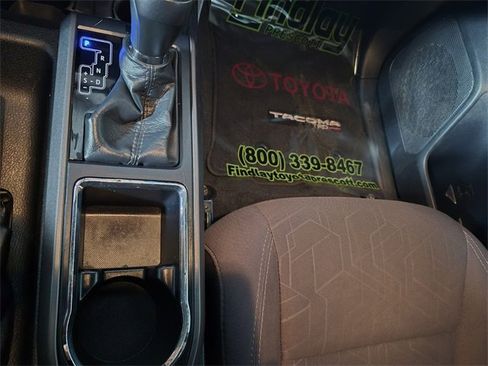 Used 2019 Toyota Tacoma TRD Sport image 35