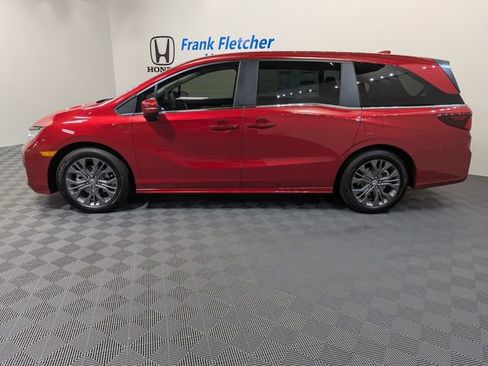 New 2026 Honda Odyssey Touring image 3