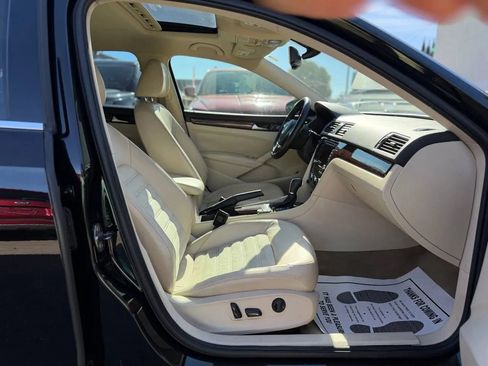 Used 2012 Volkswagen Passat 2.5 SEL Premium image 31