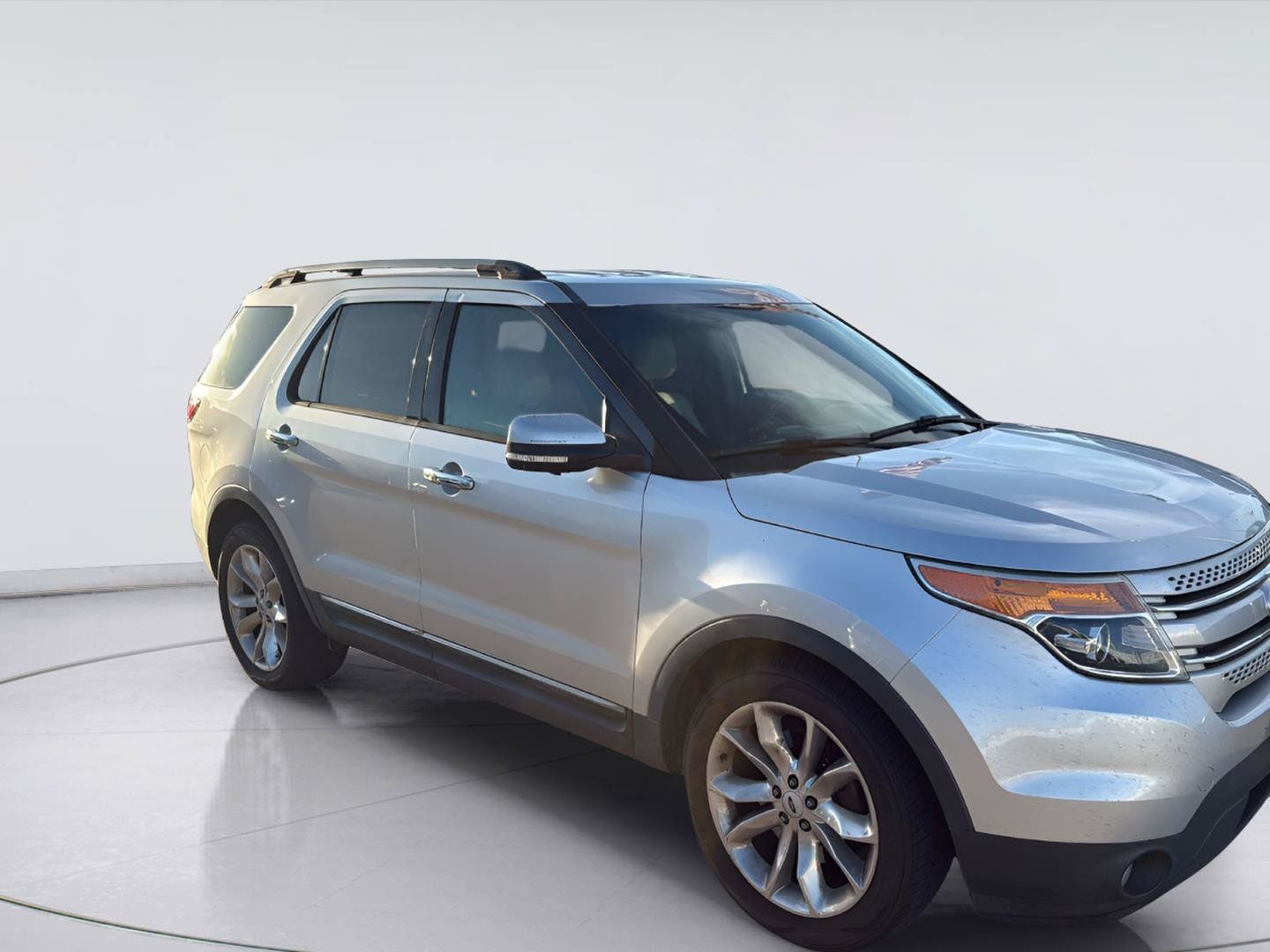 Used 2015 Ford Explorer Limited w/ Equipment Group 301A FWD image 2