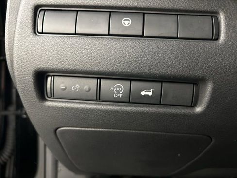 Used 2023 Nissan Rogue SV w/ SV Premium B Package AWD/4WD image 11