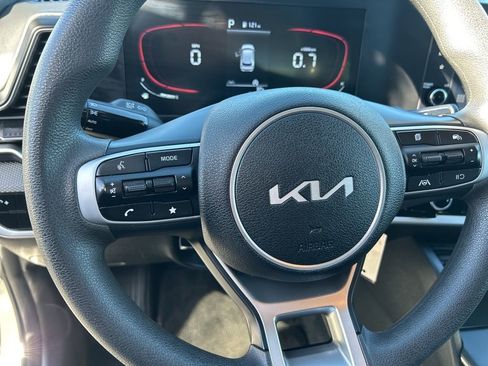 Used 2024 Kia Sportage LX image 19