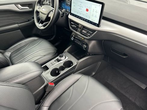 Certified 2025 Ford Escape SE w/ PHEV Premium Package image 16