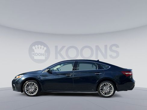 Used 2017 Toyota Avalon XLE FWD image 2