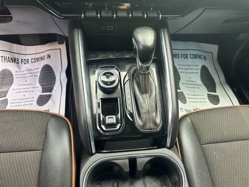 Used 2023 GMC Canyon AT4 image 15