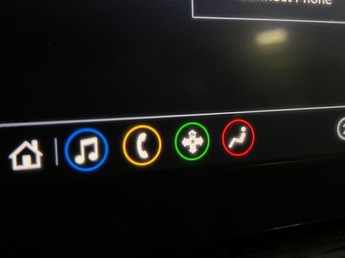 Used 2020 Chevrolet Traverse LT image 11