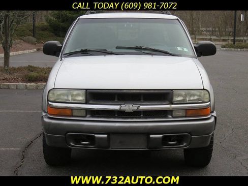 Used 2002 Chevrolet S10 Pickup LS w/ ZR5 Appearance Pkg AWD/4WD image 5