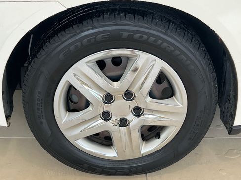 Used 2008 Pontiac G6 Value Leader FWD image 4