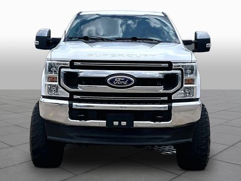 Used 2022 Ford F250 XLT w/ FX4 Off-Road Package AWD/4WD image 4