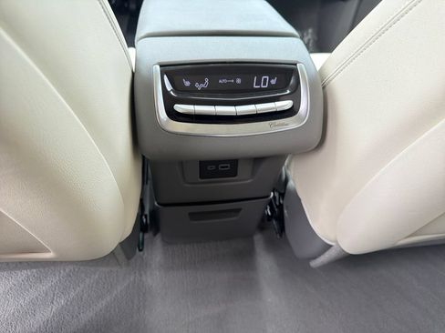 Certified 2024 Cadillac XT6 Premium Luxury w/ LPO, Floor Liner Package AWD/4WD image 12