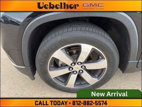 Used 2019 Chevrolet Traverse LT w/ LT Premium Package AWD/4WD image 16