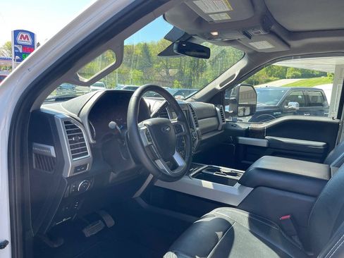 Used 2017 Ford F250 Lariat w/ Lariat Ultimate Package AWD/4WD image 23
