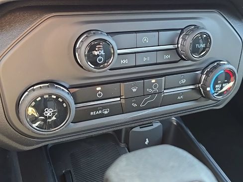 New 2025 Ford Bronco 4-Door AWD/4WD image 36