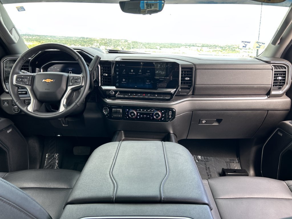 Used 2026 Chevrolet Silverado 2500 LTZ w/ LTZ Premium Package AWD/4WD image 6