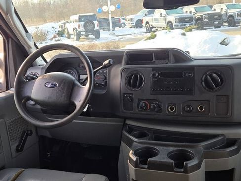 Used 2011 Ford E-250 and Econoline 250 image 9