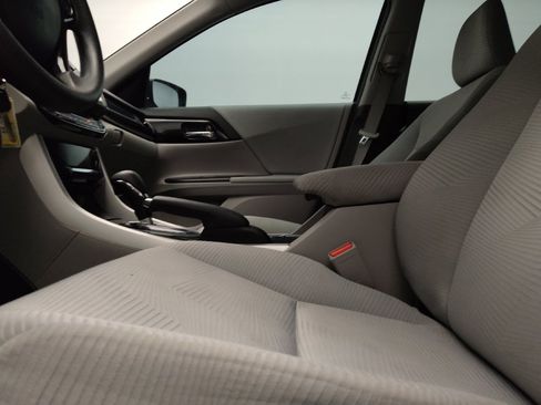 Used 2017 Honda Accord LX image 17