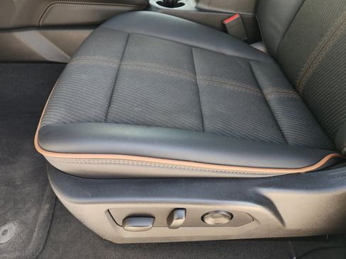 Used 2024 GMC Canyon AT4 w/ Canyon Safety Plus Package AWD/4WD image 26