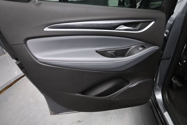Used 2019 Buick Enclave Essence FWD image 13