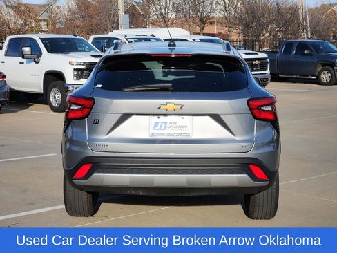 Used 2024 Chevrolet Trax LT image 7